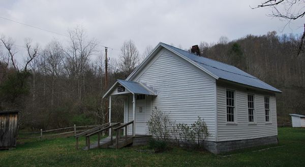 Travel Back In Time To These 7 Historic One Room Schoolhouses In West Virginia