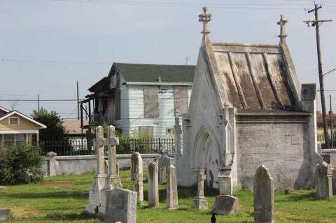 Take A Walking Tour Through One Of Texas' Most Haunted Cemeteries This Halloween...If You Dare