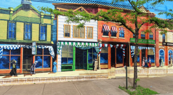 This Wonderful Wisconsin Mural Walk Offers A History Lesson Like No Other   