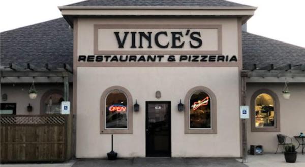 Dine On Hand-Crafted Pasta, Pizzas, And Sandwiches At Vince’s In Wisconsin   