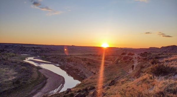 The Wind Canyon Trail Might Be One Of The Most Beautiful Short-And-Sweet Hikes To Take In North Dakota