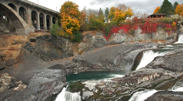 Spokane Falls In Washington Will Soon Be Surrounded By Beautiful Fall Colors