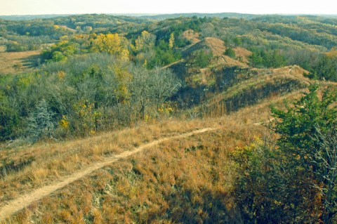 Iowa's Loess Hills Are The Best Destination In The Midwest For Autumn Hiking