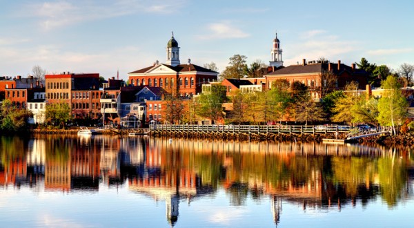 Exeter Is A Small New Hampshire Town That Looks Like A Hallmark Movie During The Fall