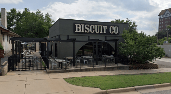 It’s All About The Biscuits And Gravy At Dempsey’s Biscuit Co. In Kansas