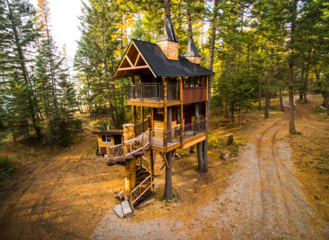 Experience The Fall Colors Like Never Before With A Stay At The Meadowlark Treehouse In Montana