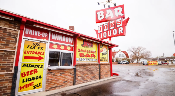 Drinking At Wyoming’s Smallest Dive Bar Is One Of The Most Authentic Cowboy State Experiences You Can Have