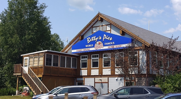Every Minnesotan Needs To Visit Betty’s Pies, An Iconic North Shore Pie Restaurant, At Least Once