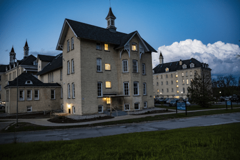 Michigan's Eerie Asylum After Dark Tours Will Take You Through A Former Psychiatric Hospital