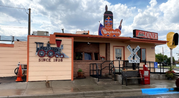 Families Have Been Dining At The Luxury Diner In Wyoming Since 1964