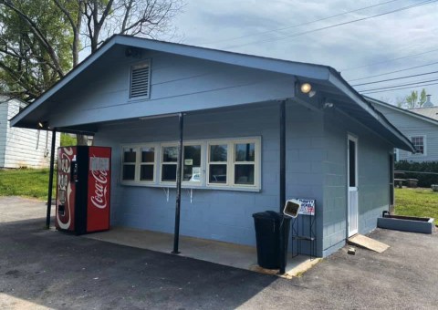 The Tiny Drive-In Restaurant That Serves Some Of Alabama's Tastiest Burgers
