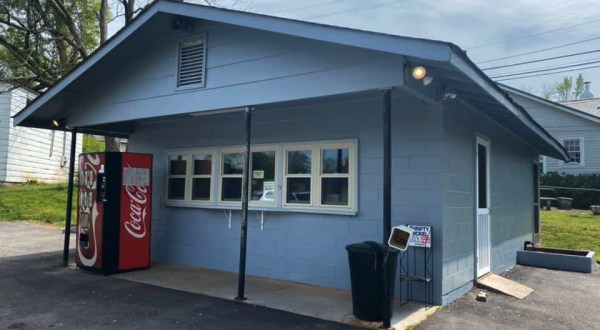The Tiny Drive-In Restaurant That Serves Some Of Alabama’s Tastiest Burgers