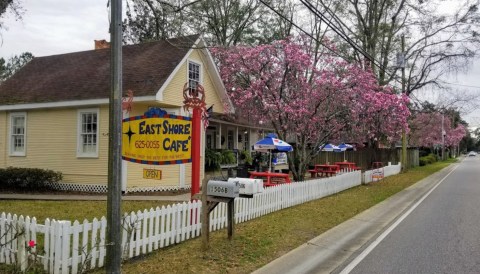 East Shore Cafe, A Quaint Little Cafe In Alabama, Belongs On Everyone's Dining Bucket List