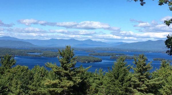 Lockes Hill Trail Is A Low-Key New Hampshire Hike That Has An Amazing Payoff