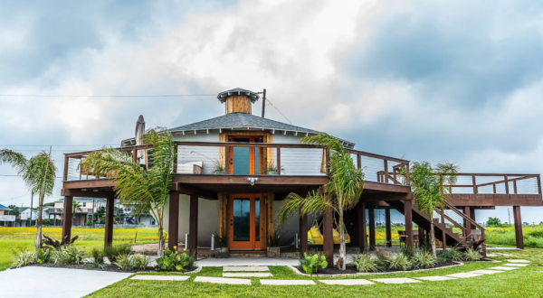 You Can Spend The Night In The Iconic Tea Kettle-Shaped House On The Texas Coast