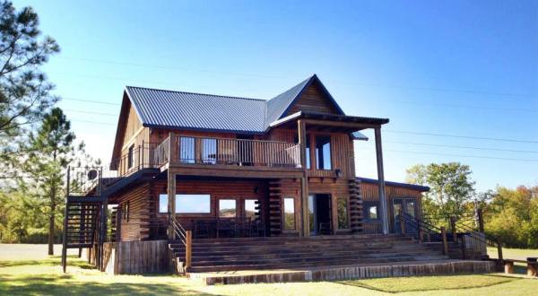 River Bend Lodge Is A Middle-Of-Nowhere Log Lodge In Oklahoma Where You’ll Find Your Own Slice Of Paradise