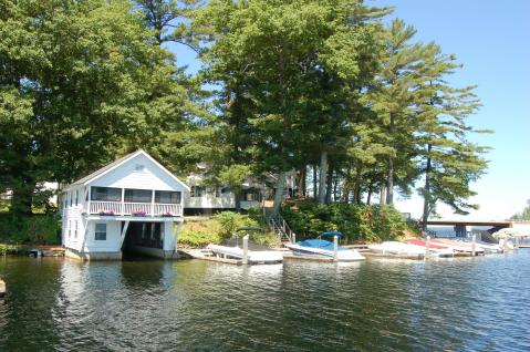 These Quaint Cottages On The Banks Of Sebago Lake In Maine Will Make Your Summer Splendid