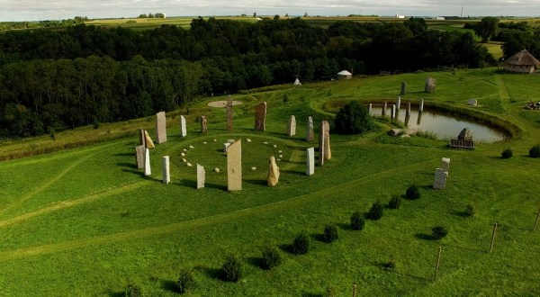 A 30-Acre Haven Of Peaceful Beauty, Kinstone In Wisconsin Is Filled With Stone Sculptures, Natural Buildings, And Spectacular Views    