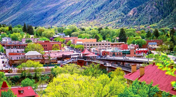 To Celebrate Their Re-Opening, Glenwood Springs Will Pay Tourists $100 To Visit The Charming Colorado Town