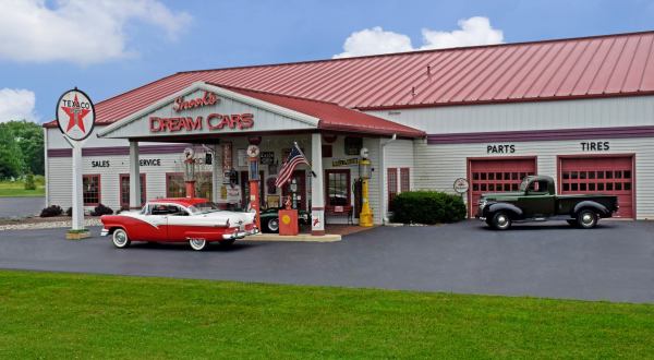 There’s A One-Of-A-Kind Car Museum In Ohio Called Snook’s Dream Cars