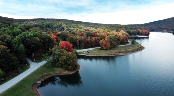 Alpine Lake Resort’s Live Webcam Lets You See The Scenery Before You Book This West Virginia Stay