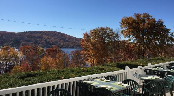 The Hidden Restaurant In Connecticut That’s Surrounded By The Most Breathtaking Fall Colors