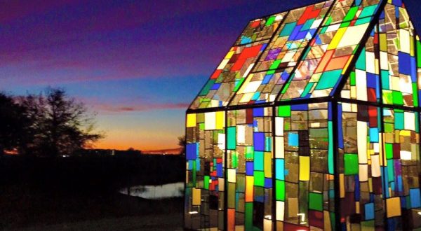 The Colorful Kaleidoscope House In Florida Is Even More Stunning At Night
