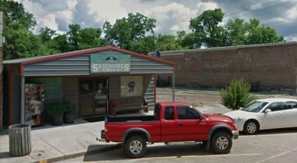 Whipping Up Great Food In An Unassuming Setting, Skidmore’s Grill In Mississippi Is The Very Definition Of A Hole-In-The-Wall       
