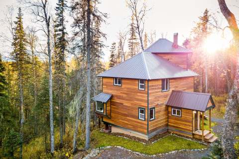 Ramp Up This Year's Winter Fun In Alaska When You Stay At This Stunning Inn In The Woods