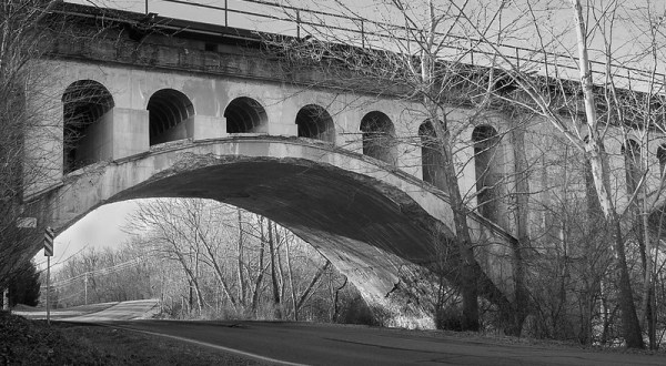 The Legend Of Indiana’s Haunted Avon Bridge Is As Eerie As It Gets