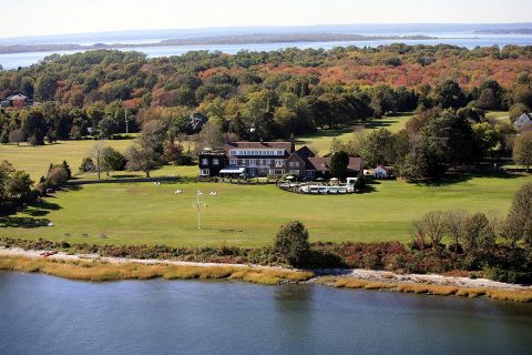 Step Back In Time With A Stay At Point Pleasant Inn In Rhode Island