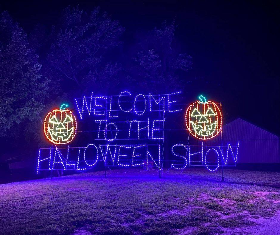 Drive Through The Spectacular Halloween Light Show In Pennsylvania