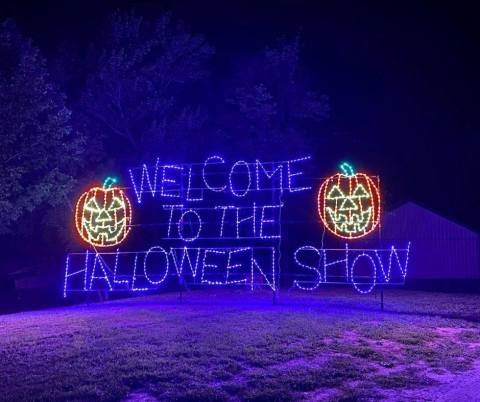 The Halloween Lights Drive-Thru Event In Pennsylvania That's Spooky Fun For The Whole Family