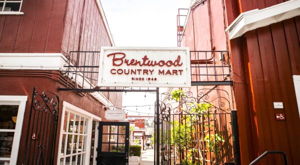 The Old-Fashioned Shopping Village In Southern California, Brentwood Country Mart, That’s Been Delighting Locals Since 1948