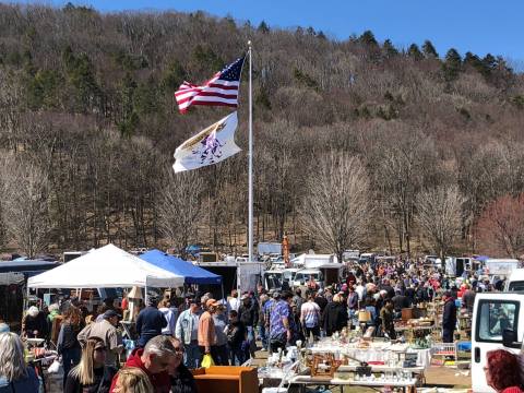 The Largest Weekly Flea Market In New England, Elephant's Trunk Is A Fantastic Connecticut Attraction