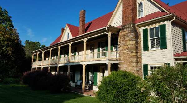 Spend A Few Nights At The Hummingbird Inn, A Virginia Getaway You Didn’t Know You Needed