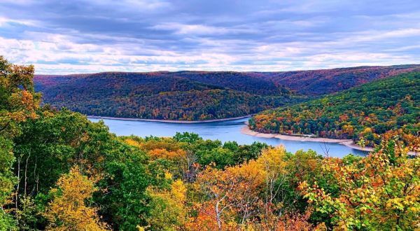 Hike The Rimrock Overlook Trail In Pennsylvania For Sensational Views Of Allegheny Reservoir