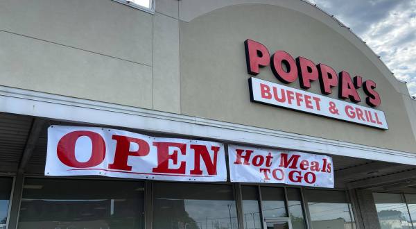 Poppa’s Is An All-You-Can-Eat Buffet In Mississippi That’s Full Of Southern Flavor