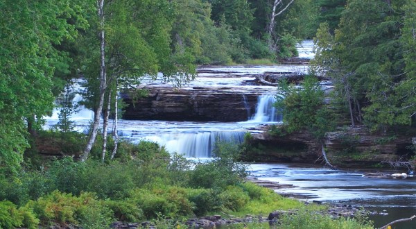Tahquamenon Falls Is A Fascinating Spot in Michigan That’s Straight Out Of A Fairy Tale