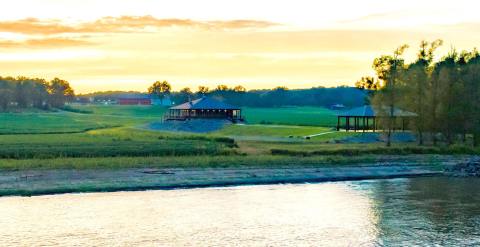 Gaze Out Over Sensational Views At The Riverhouse In Missouri