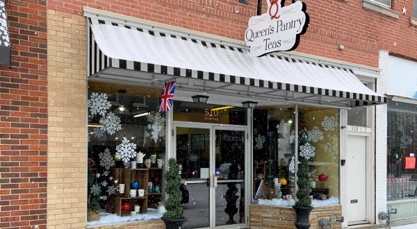 Take Home New Teas At British-Themed Queen’s Pantry Tea Shop In Kansas