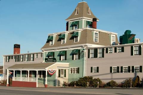 Stay Overnight In The 145-Year-Old Orleans Waterfront Inn, An Allegedly Haunted Spot In Massachusetts