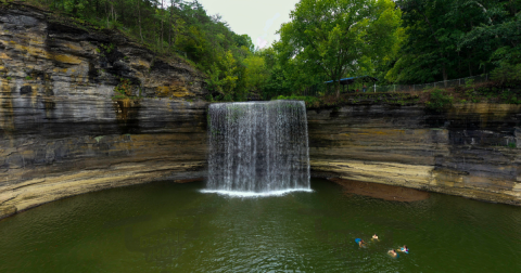 The Incredibly Beautiful Waterfall In Kentucky Many Never Knew Existed