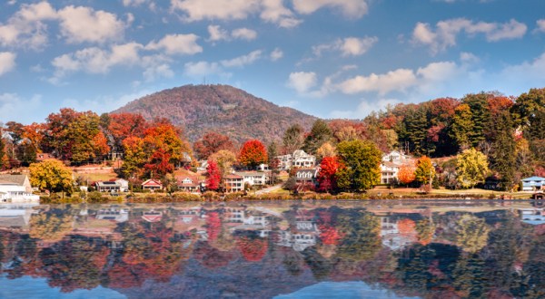 Asheville Is A North Carolina Town That Looks Like A Hallmark Movie During The Fall
