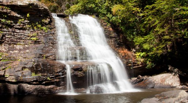This Easy-To-Reach Waterfall In Maryland Is Perfect For An Autumn Adventure