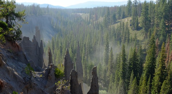 Many People Who Visit Oregon’s Crater Lake Don’t Realize That These Volcanic Pumice Spires Exist