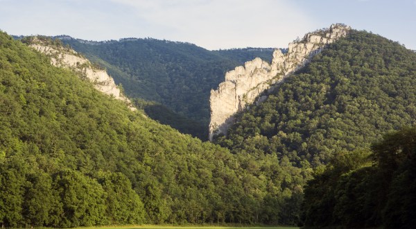 These Two Little-Known 900-Foot Cliffs Memorialize A Revolutionary War Double Agent Who Died In West Virginia