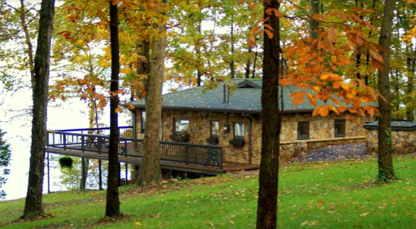 Experience The Fall Colors Like Never Before With A Stay At This Unique Kentucky Lake Cabin