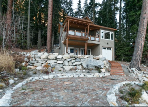 Relax In A Hot Tub On Lake Wenatchee With A Stay At The Lazy Bear Lodge In Washington