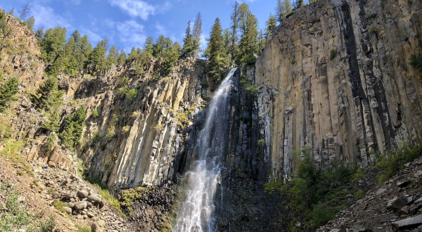Palisade Falls Is A 1-Mile Hike In Montana That Leads You To A Pristine Waterfall